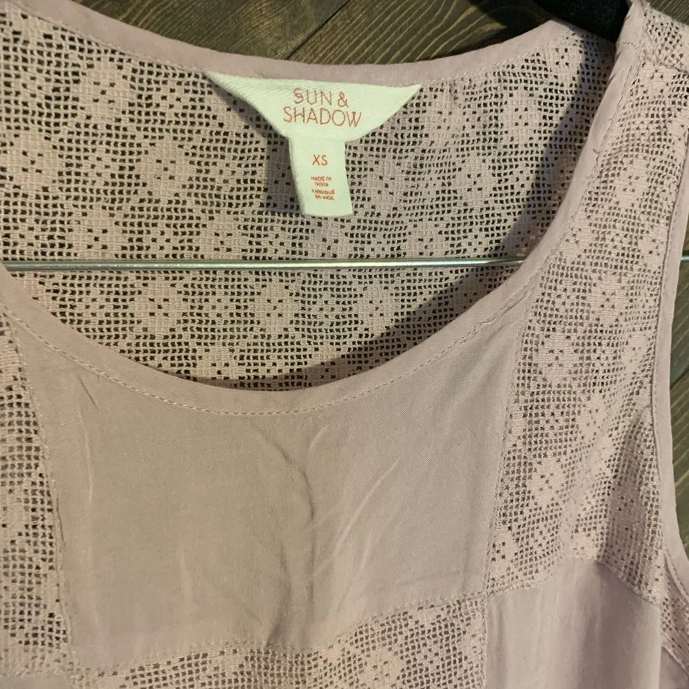 Sun & Shadow lacey tank - Picture 3 of 5